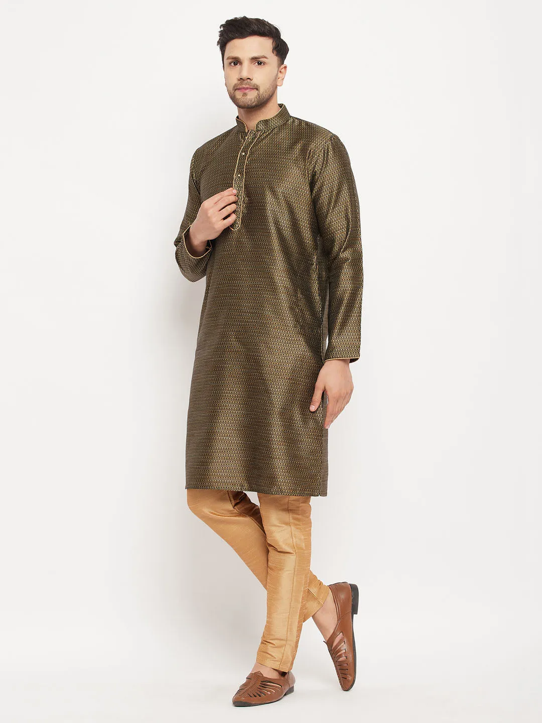 VM By VASTRAMAY Men's Black And Gold Silk Blend Kurta